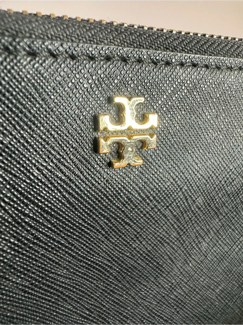 #303 Tory Burch Emerson Zip Around Long Wallet Black Saffiano Leather